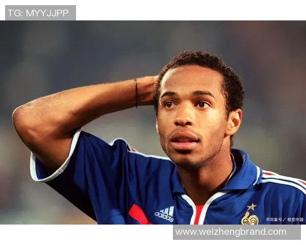 学足球起步较晚却成大器的传奇球星故事揭秘